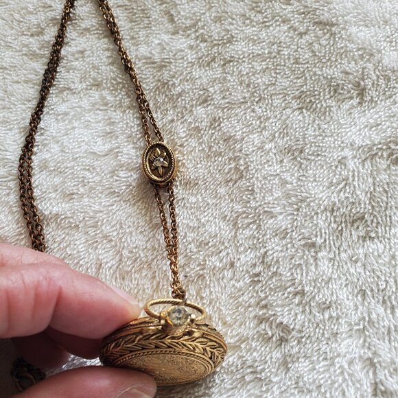 A vintage perfume gold pendant with cluster diamond above pendant, item #A-99 - Picture 3 of 7